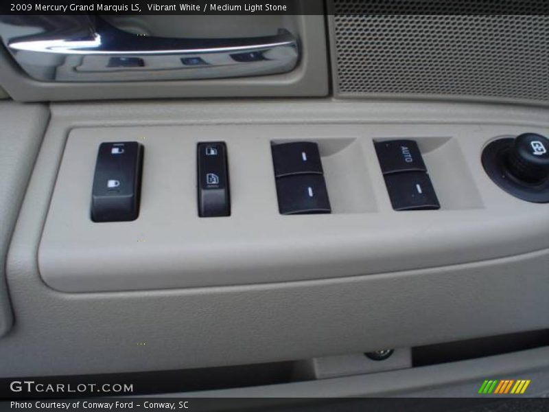Vibrant White / Medium Light Stone 2009 Mercury Grand Marquis LS