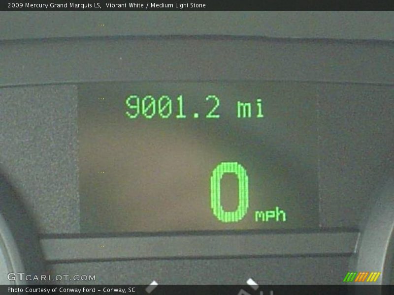 Vibrant White / Medium Light Stone 2009 Mercury Grand Marquis LS