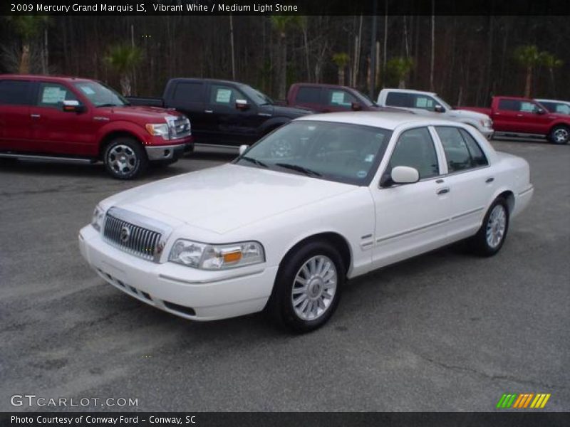 Vibrant White / Medium Light Stone 2009 Mercury Grand Marquis LS