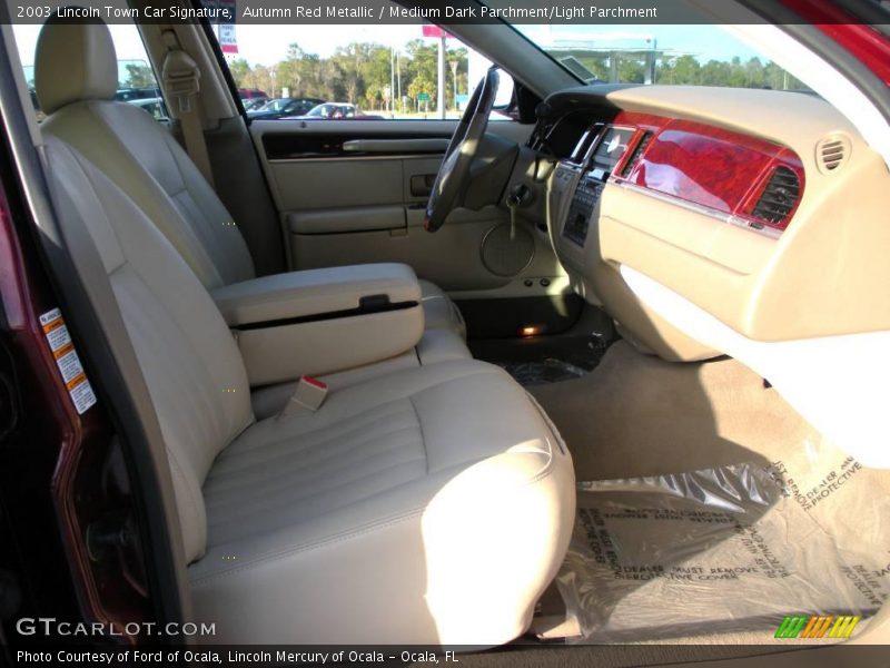 Autumn Red Metallic / Medium Dark Parchment/Light Parchment 2003 Lincoln Town Car Signature