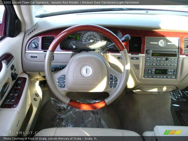 Autumn Red Metallic / Medium Dark Parchment/Light Parchment 2003 Lincoln Town Car Signature