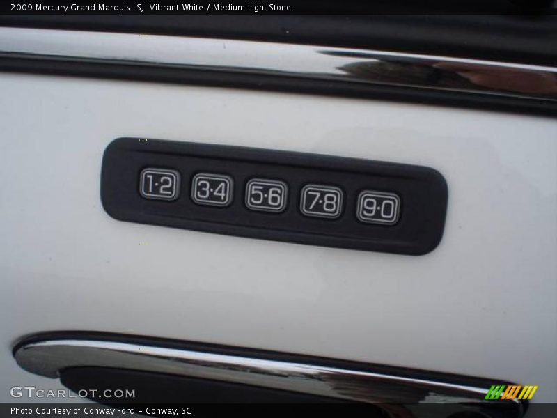 Vibrant White / Medium Light Stone 2009 Mercury Grand Marquis LS