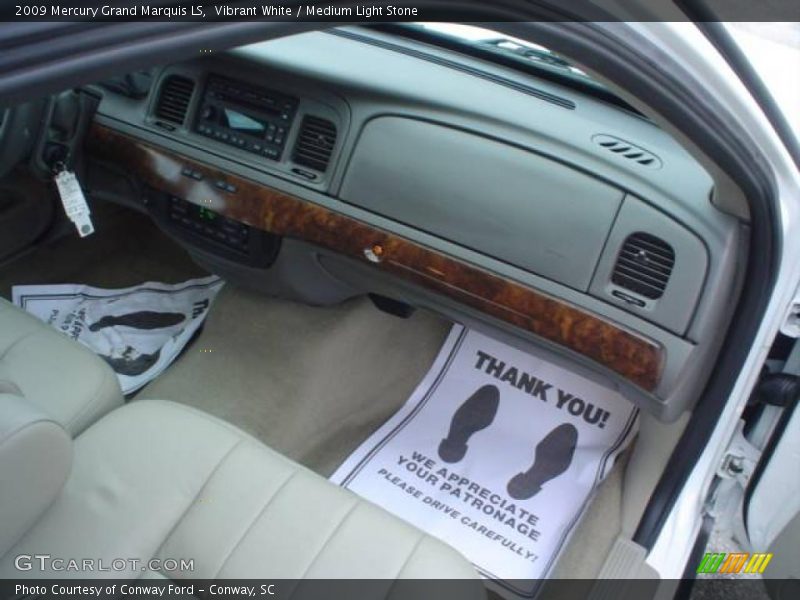 Vibrant White / Medium Light Stone 2009 Mercury Grand Marquis LS