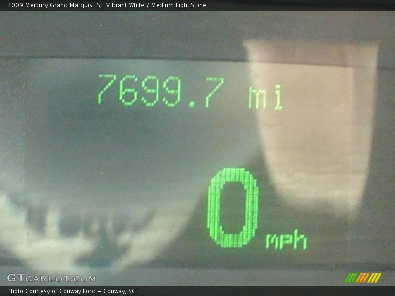 Vibrant White / Medium Light Stone 2009 Mercury Grand Marquis LS