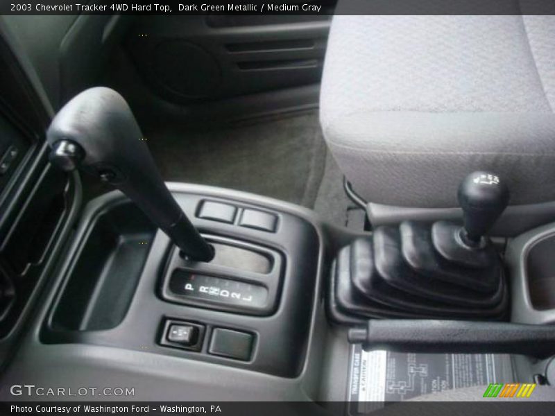 Dark Green Metallic / Medium Gray 2003 Chevrolet Tracker 4WD Hard Top
