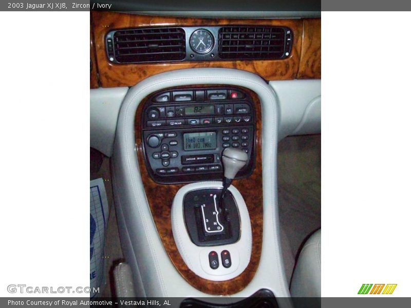 Zircon / Ivory 2003 Jaguar XJ XJ8