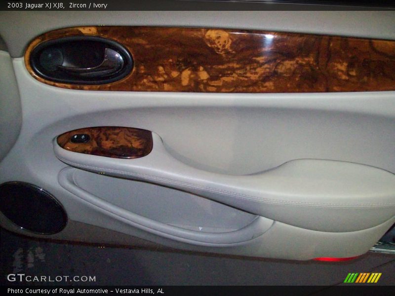 Zircon / Ivory 2003 Jaguar XJ XJ8