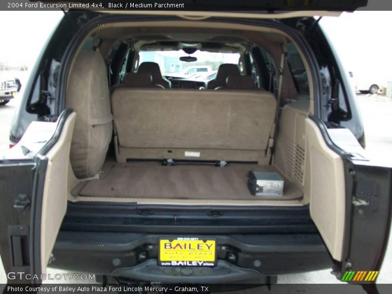 Black / Medium Parchment 2004 Ford Excursion Limited 4x4