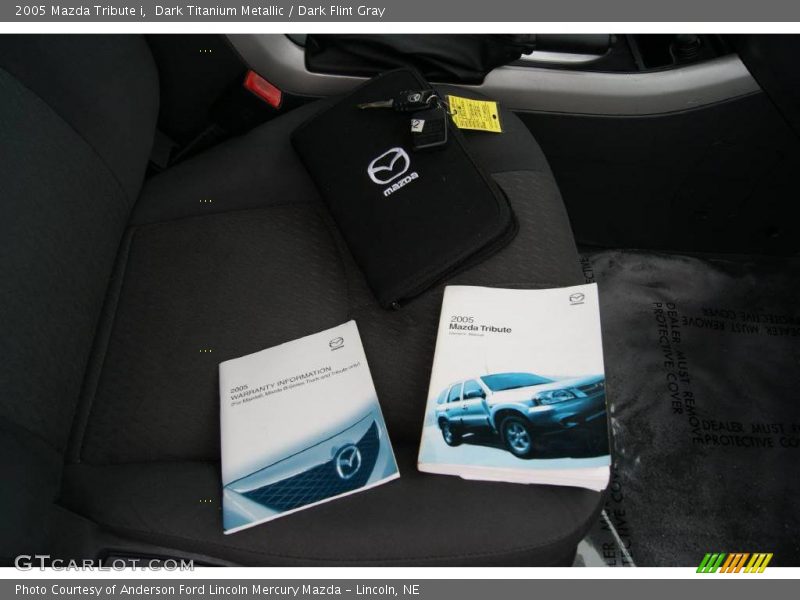 Dark Titanium Metallic / Dark Flint Gray 2005 Mazda Tribute i