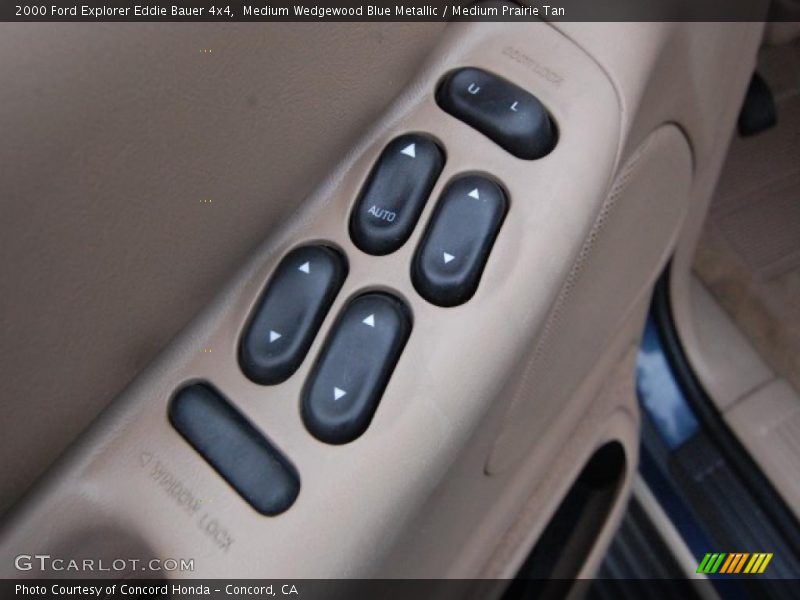 Medium Wedgewood Blue Metallic / Medium Prairie Tan 2000 Ford Explorer Eddie Bauer 4x4
