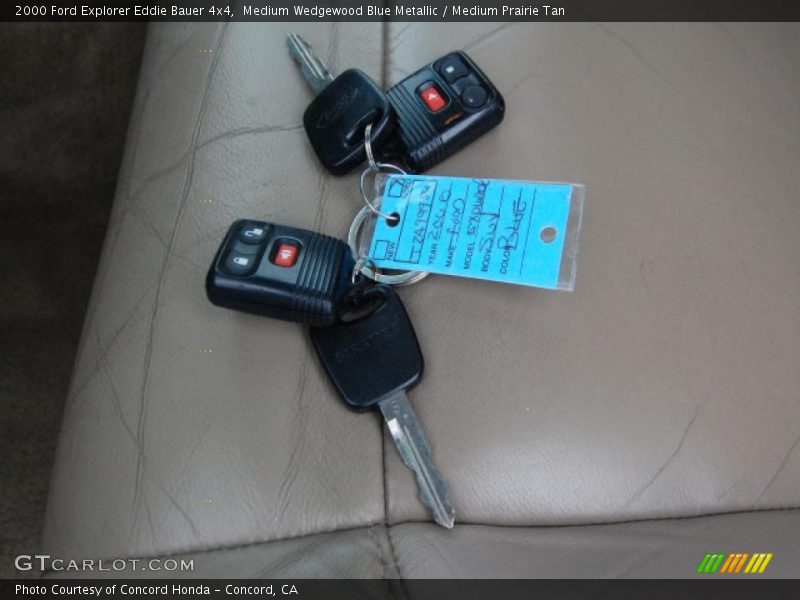 Medium Wedgewood Blue Metallic / Medium Prairie Tan 2000 Ford Explorer Eddie Bauer 4x4