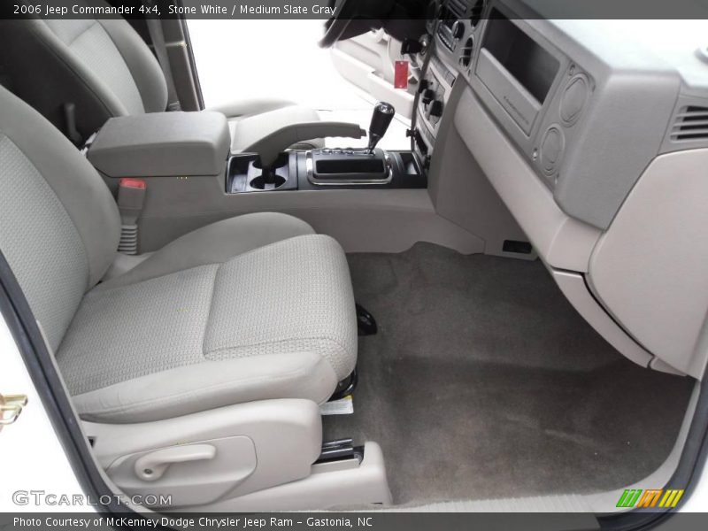 Stone White / Medium Slate Gray 2006 Jeep Commander 4x4