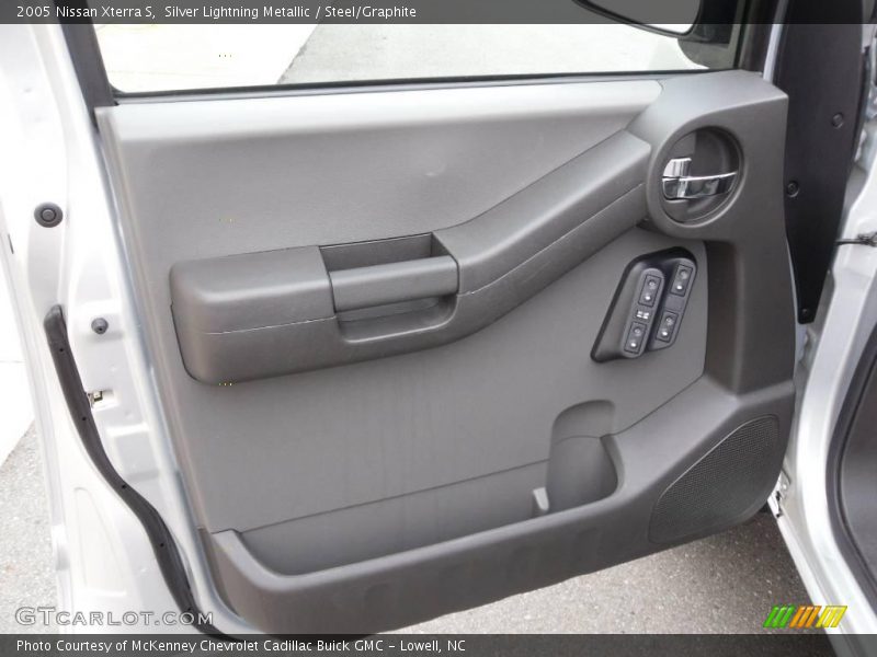 Silver Lightning Metallic / Steel/Graphite 2005 Nissan Xterra S