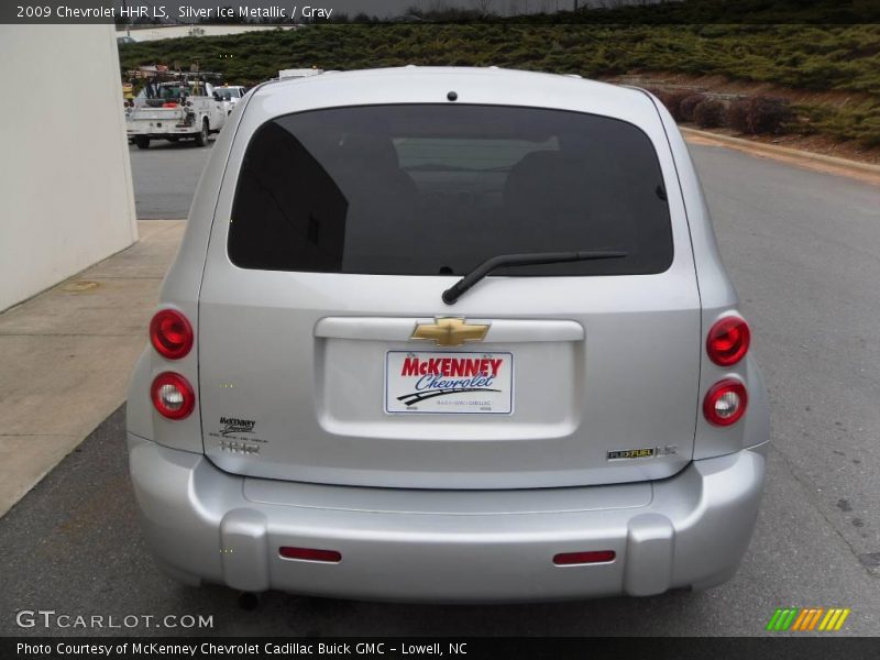 Silver Ice Metallic / Gray 2009 Chevrolet HHR LS
