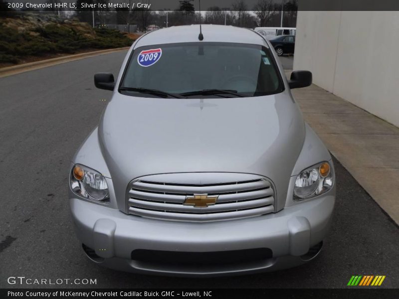 Silver Ice Metallic / Gray 2009 Chevrolet HHR LS