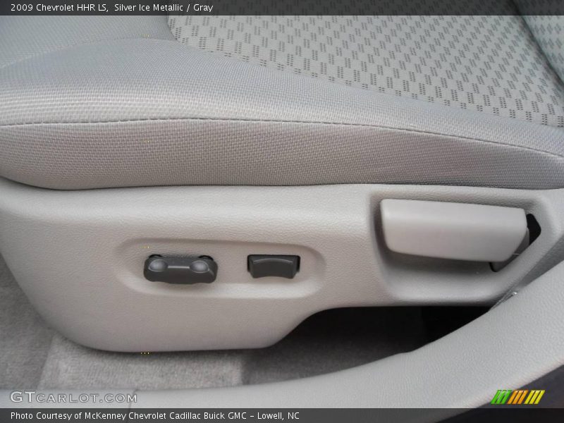 Silver Ice Metallic / Gray 2009 Chevrolet HHR LS