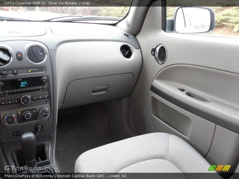 Silver Ice Metallic / Gray 2009 Chevrolet HHR LS