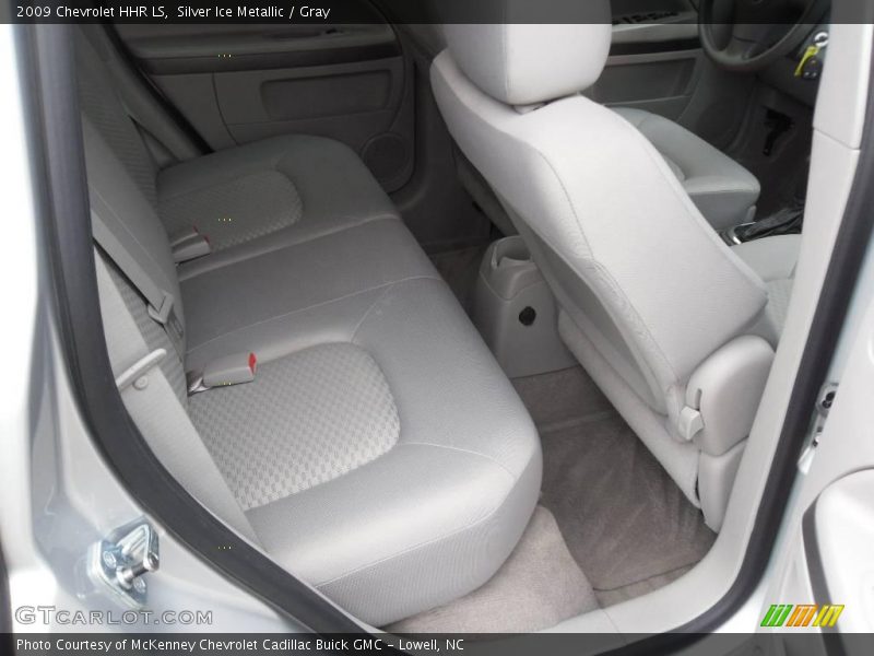 Silver Ice Metallic / Gray 2009 Chevrolet HHR LS