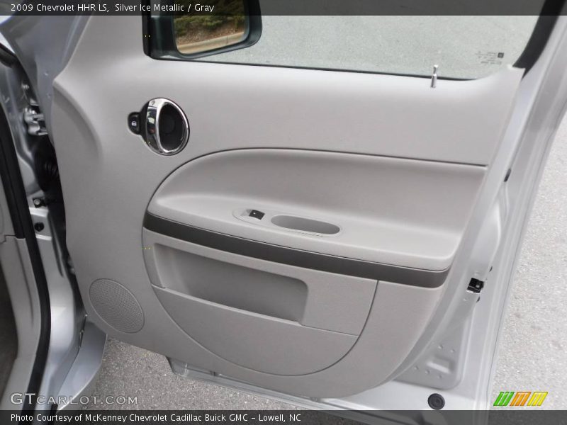 Silver Ice Metallic / Gray 2009 Chevrolet HHR LS