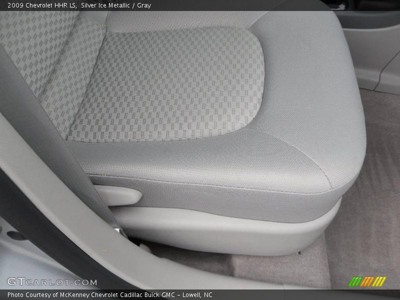 Silver Ice Metallic / Gray 2009 Chevrolet HHR LS