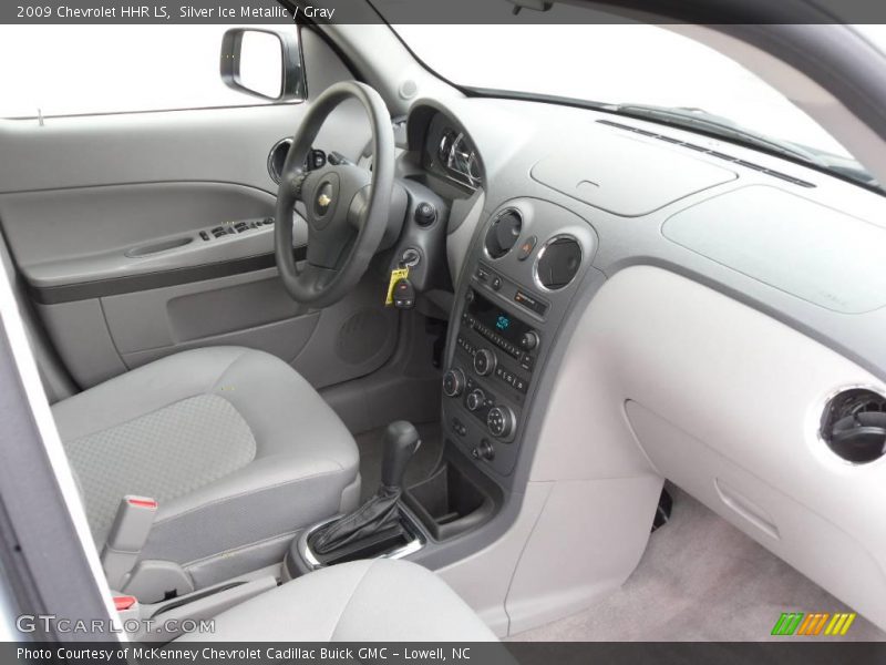 Silver Ice Metallic / Gray 2009 Chevrolet HHR LS