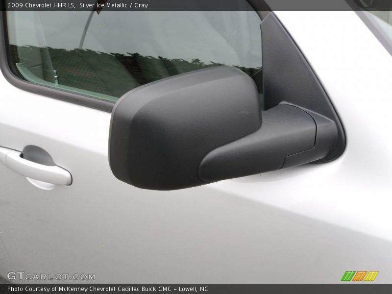 Silver Ice Metallic / Gray 2009 Chevrolet HHR LS