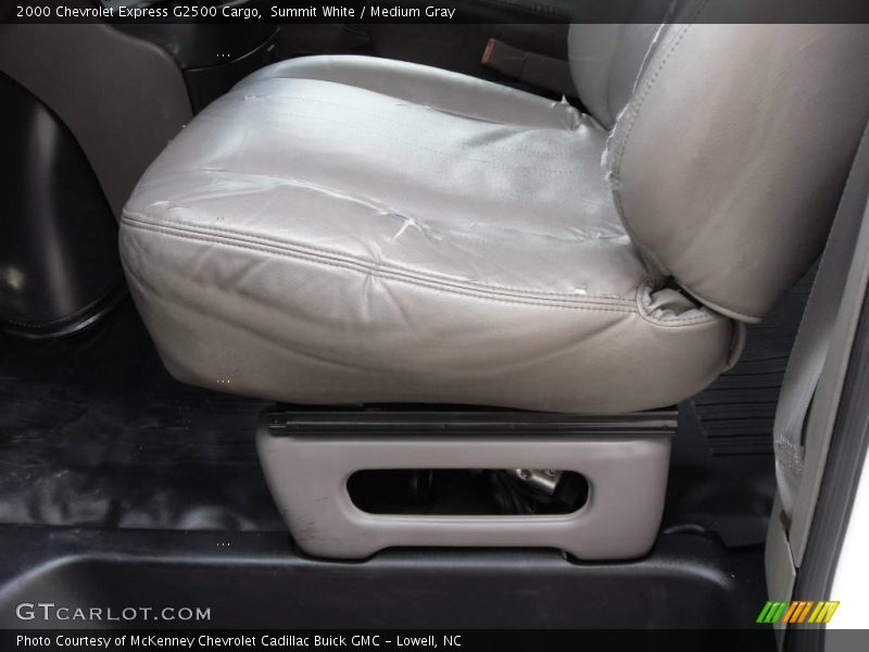 Summit White / Medium Gray 2000 Chevrolet Express G2500 Cargo