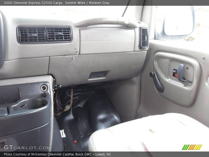 Summit White / Medium Gray 2000 Chevrolet Express G2500 Cargo