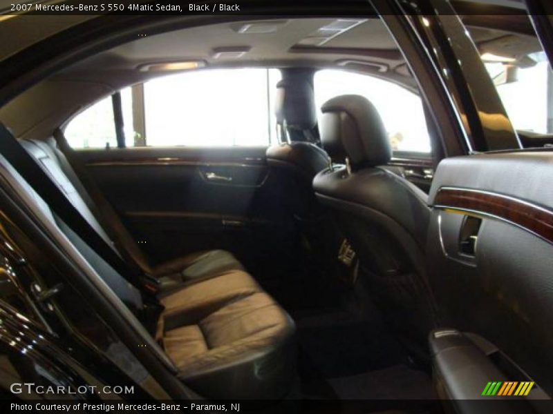 Black / Black 2007 Mercedes-Benz S 550 4Matic Sedan