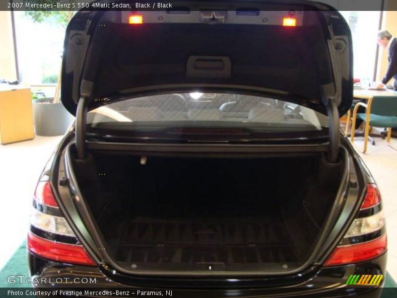 Black / Black 2007 Mercedes-Benz S 550 4Matic Sedan
