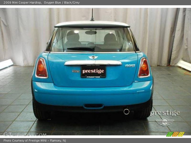 Oxygen Blue / Black/Grey 2009 Mini Cooper Hardtop
