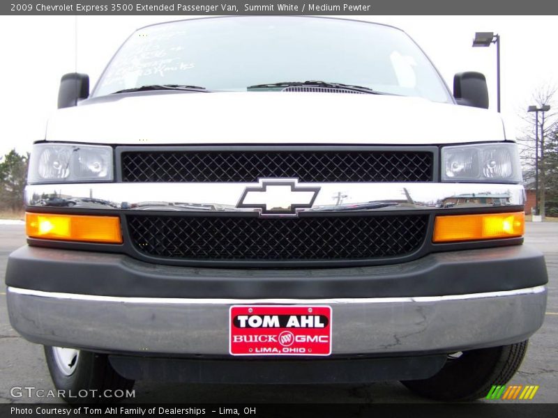 Summit White / Medium Pewter 2009 Chevrolet Express 3500 Extended Passenger Van