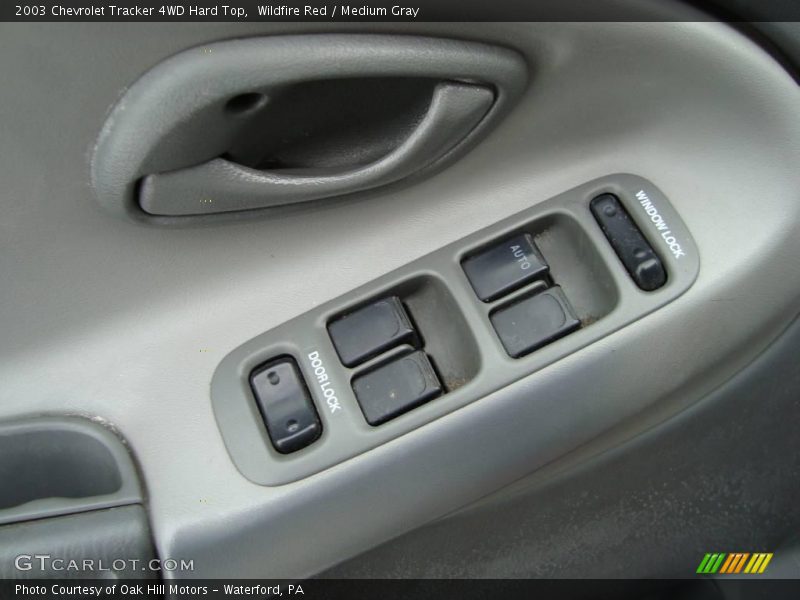 Wildfire Red / Medium Gray 2003 Chevrolet Tracker 4WD Hard Top