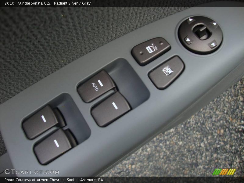 Radiant Silver / Gray 2010 Hyundai Sonata GLS