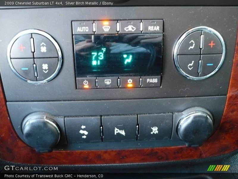 Silver Birch Metallic / Ebony 2009 Chevrolet Suburban LT 4x4