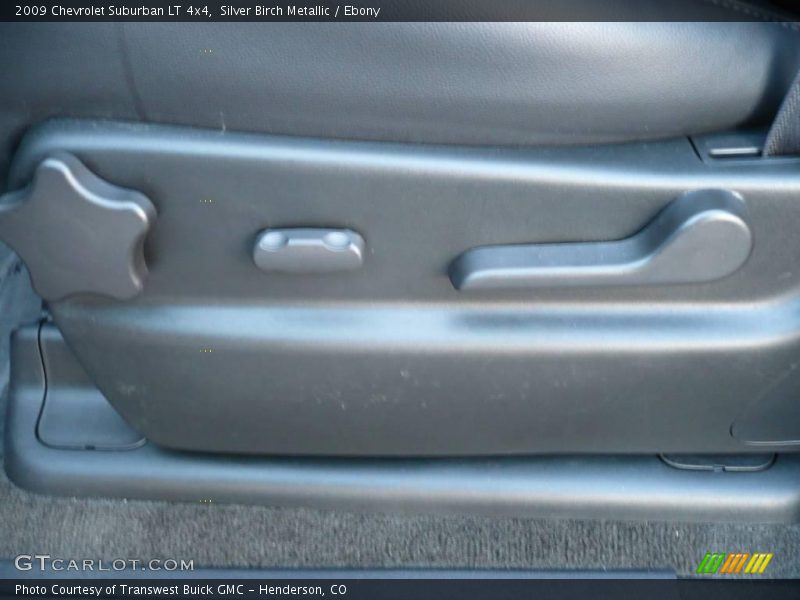 Silver Birch Metallic / Ebony 2009 Chevrolet Suburban LT 4x4
