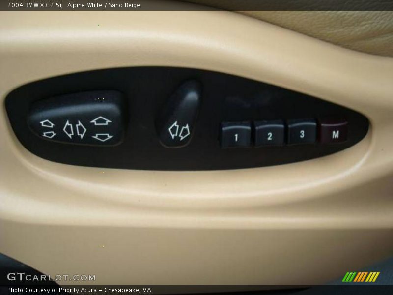 Alpine White / Sand Beige 2004 BMW X3 2.5i