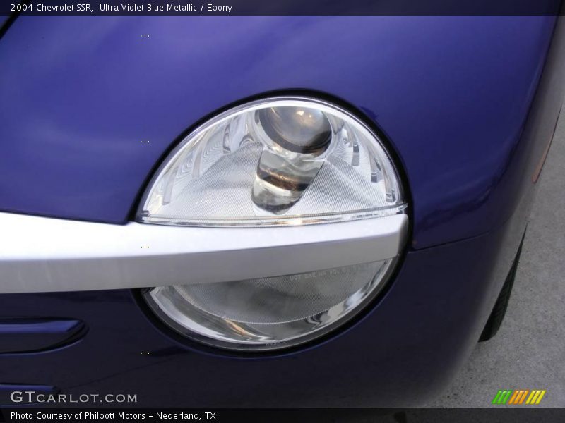 Ultra Violet Blue Metallic / Ebony 2004 Chevrolet SSR