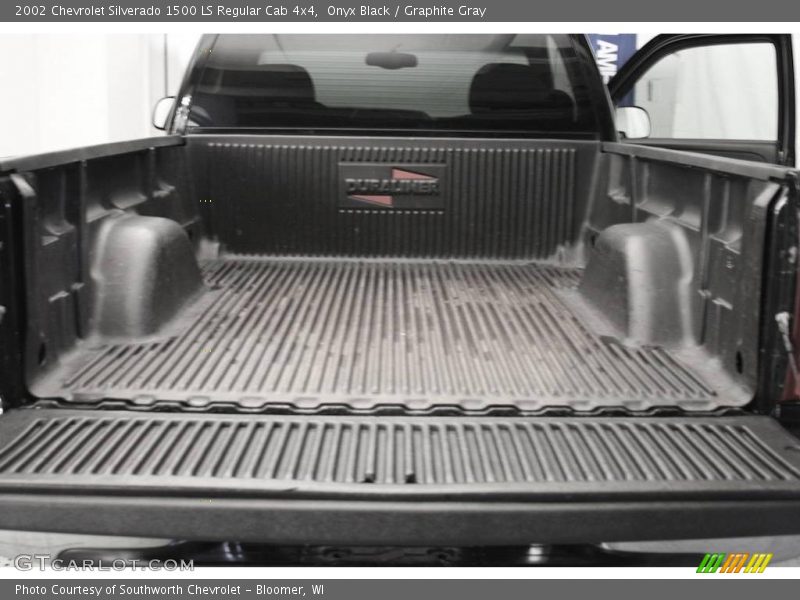 Onyx Black / Graphite Gray 2002 Chevrolet Silverado 1500 LS Regular Cab 4x4