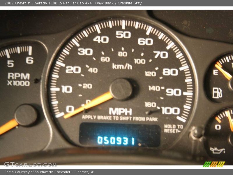 Onyx Black / Graphite Gray 2002 Chevrolet Silverado 1500 LS Regular Cab 4x4
