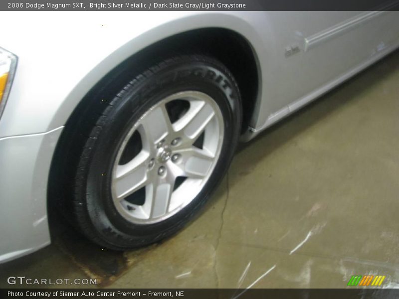 Bright Silver Metallic / Dark Slate Gray/Light Graystone 2006 Dodge Magnum SXT