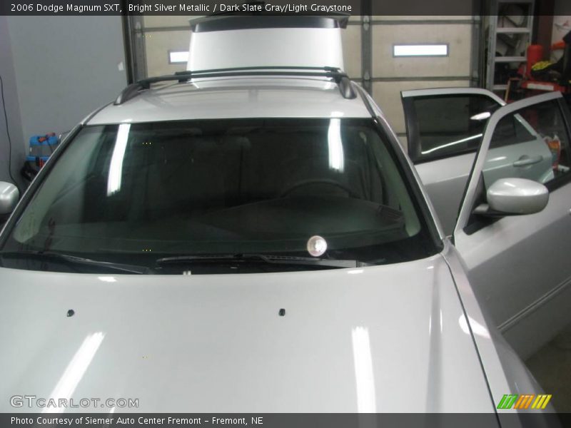 Bright Silver Metallic / Dark Slate Gray/Light Graystone 2006 Dodge Magnum SXT