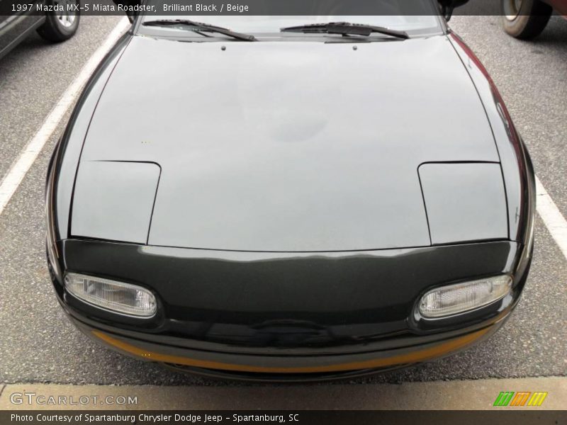 Brilliant Black / Beige 1997 Mazda MX-5 Miata Roadster