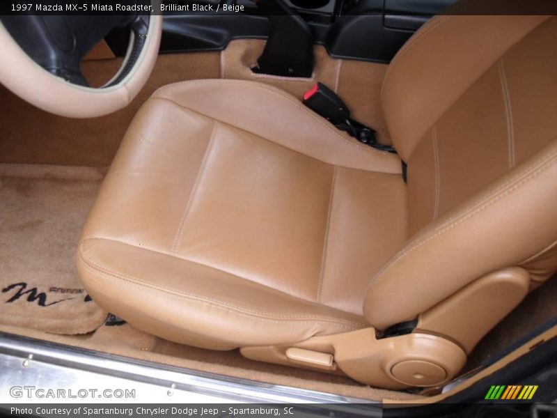 Brilliant Black / Beige 1997 Mazda MX-5 Miata Roadster