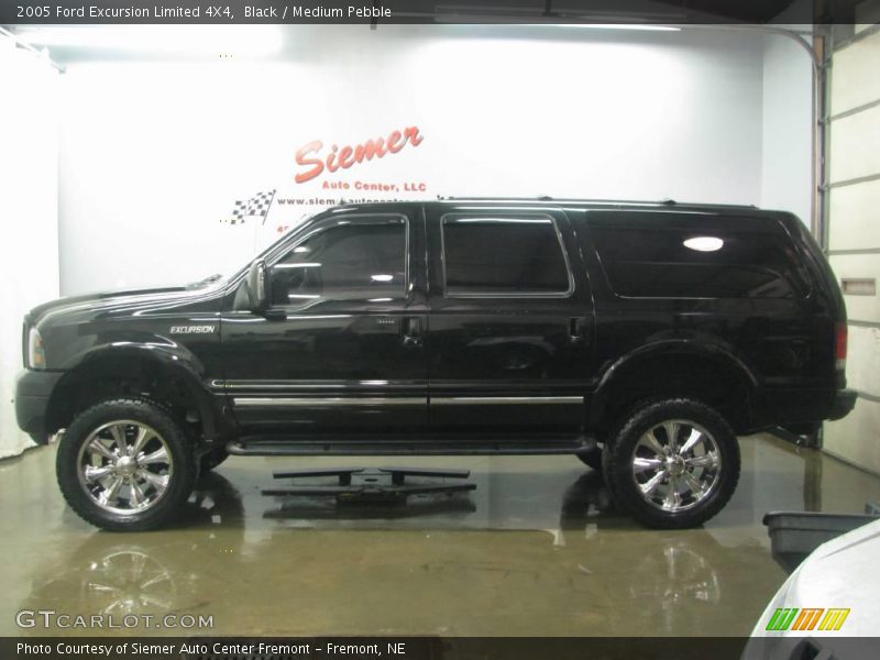 Black / Medium Pebble 2005 Ford Excursion Limited 4X4