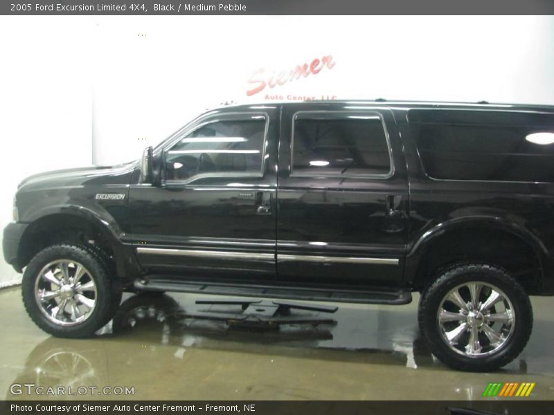 Black / Medium Pebble 2005 Ford Excursion Limited 4X4