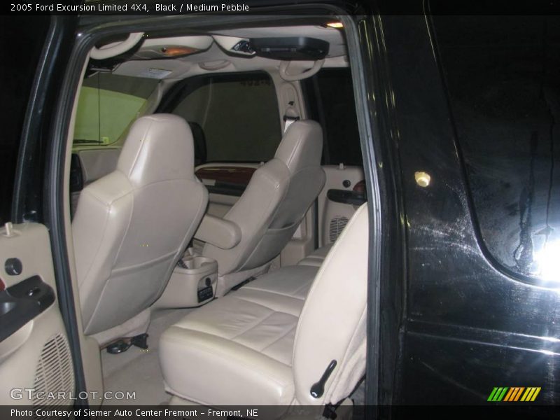 Black / Medium Pebble 2005 Ford Excursion Limited 4X4