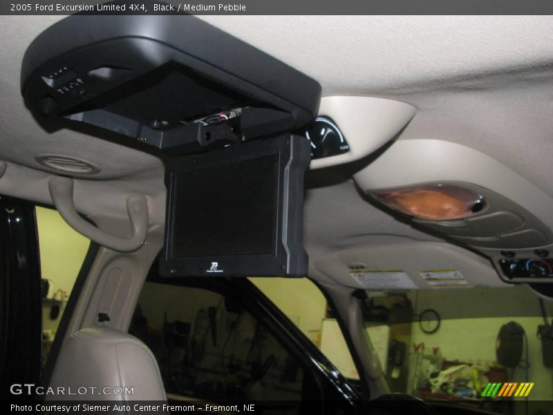 Black / Medium Pebble 2005 Ford Excursion Limited 4X4