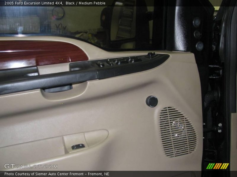 Black / Medium Pebble 2005 Ford Excursion Limited 4X4