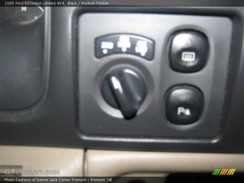 Black / Medium Pebble 2005 Ford Excursion Limited 4X4